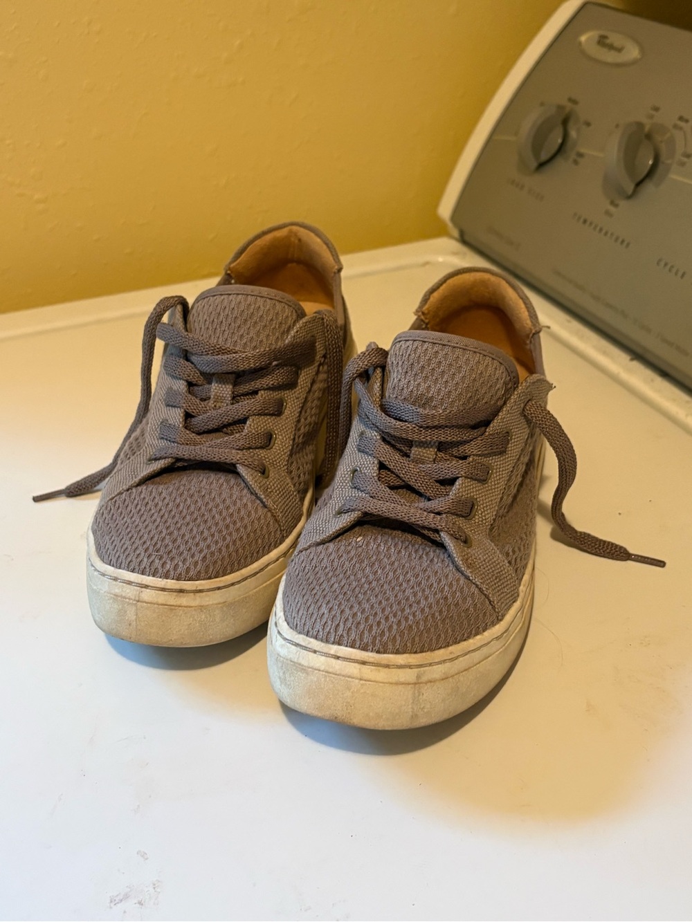 Naturalizer Gray Mesh Lace-Up Platform Sneakers